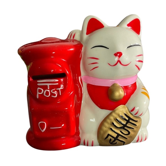 Maneki Neko Lucky Cat with Red Post Box Ceramic Coin Bank 4 Inch tall Figurine - Picture 1 of 8